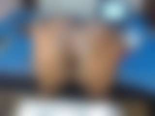 Live cam show with lynvee - Tease Ebony on sexylive.show | kenya