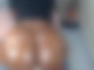 Live cam show with lynvee - Butt Plug on CamClone
