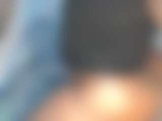 Live cam show with lynvee - Black Dildo on Dolls Live