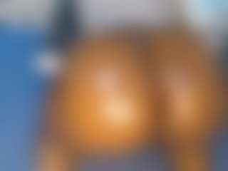 Live cam show with lynvee - Butt Plug on Camsoda