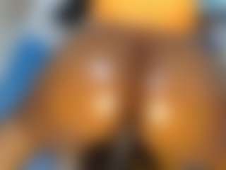 Live cam show with lynvee - Ebony Lovense on Camsoda