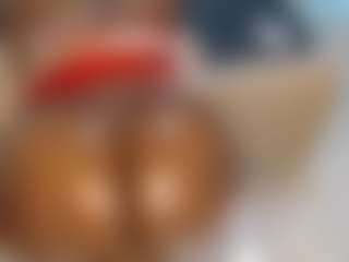 Live cam show with lynvee - Chubby on Uber Horny