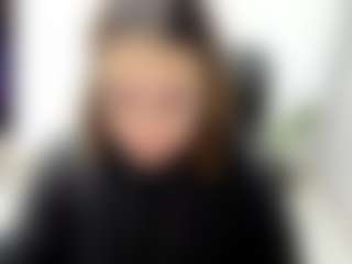 Dulce Maria MILF webcam performer live streaming