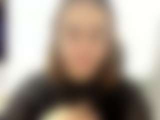 Dulce Maria MILF webcam performer live streaming