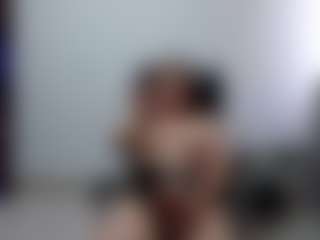 Dulce Maria MILF webcam performer live streaming