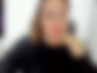 Dulce Maria MILF webcam performer live streaming
