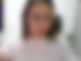 Dulce Maria MILF webcam performer live streaming