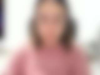 Dulce Maria MILF webcam performer live streaming