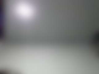 Dulce Maria MILF webcam performer live streaming
