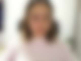 Dulce Maria MILF webcam performer live streaming