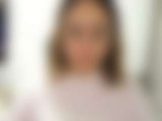 Dulce Maria MILF webcam performer live streaming