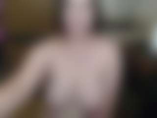 Live cam show with sweetpeash - Smoking on Camsoda