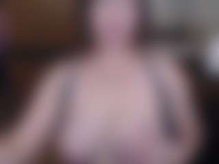 Live cam show with sweetpeash - Shower on Milfs Live