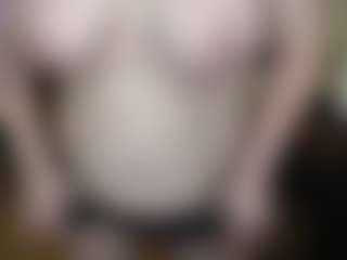 Live cam show with sweetpeash - Smoking on Camsoda
