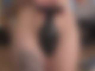 Live cam show with BeatrizDoll - Butt Plug on livesuperchat.net