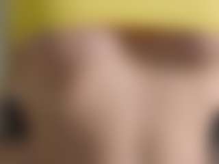 Live cam show with BeatrizDoll - Bedroom on xxxlivecams.org