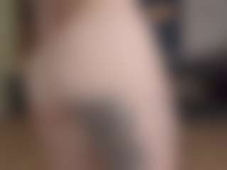 Live cam show with BeatrizDoll - Foot Fetish on luckytryst.com