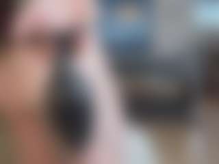 Live cam show with BeatrizDoll - Glasses on boobsie.com