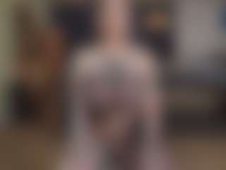 Live cam show with BeatrizDoll - Glasses on AdultVida.com