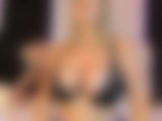 Live cam show with abbyy-lopez - Wet on Free Soda