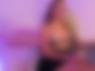 BritneeyDiamond's Live Sex Cam Show