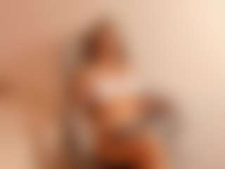 BritneeyDiamond's Live Sex Cam Show