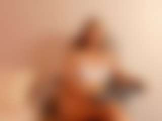 Live cam show with BritneeyDiamond - Dildo Lovense on live.xheat.ai