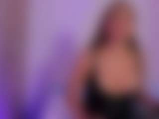 BritneeyDiamond's Live Sex Cam Show