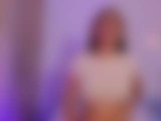 Live cam show with BritneeyDiamond - Lovense Petite on Camsoda