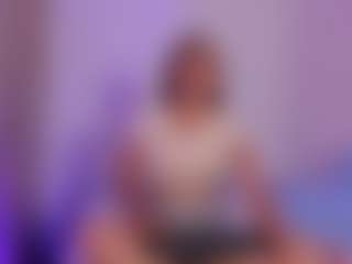 BritneeyDiamond's Live Sex Cam Show