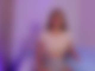 BritneeyDiamond's Live Sex Cam Show