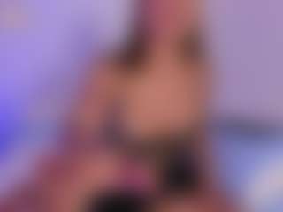 BritneeyDiamond's Live Sex Cam Show