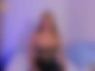 BritneeyDiamond's Live Sex Cam Show