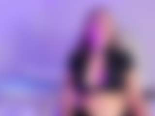 Live cam show with BritneeyDiamond - Camel Toe on sexylive.show