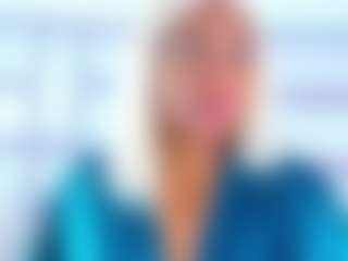 Live cam show with NinaNicole - HD MILF on CamClone