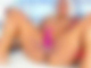 Live cam show with NinaNicole - Strip Mature on Camming Site