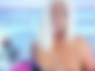 Live cam show with NinaNicole - Bikini on Big Tits