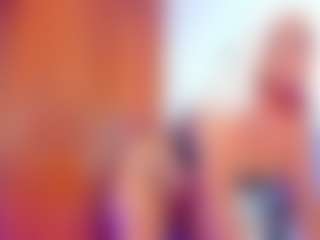 NinaNicole MILF webcam performer live streaming
