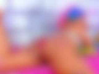 Live cam show with NinaNicole - Petite MILF on Camsoda