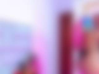 Live cam show with NinaNicole - Lush MILF on Hubzter Live
