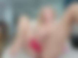 Nikki MILF webcam performer live streaming