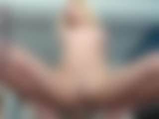 Nikki MILF webcam performer live streaming