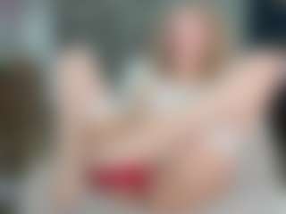 Nikki MILF webcam performer live streaming