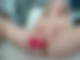 Live cam show with Nikki - Petite on liverealitysex.com