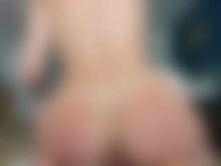 Live cam show with Nikki - Doggy Style on AdultVida.com