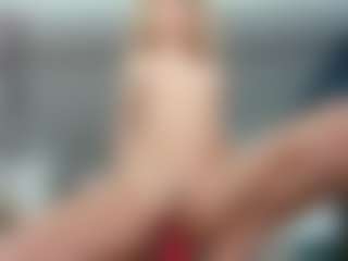 Nikki MILF webcam performer live streaming