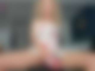 Live cam show with Nikki - Toys on Camiplay Live