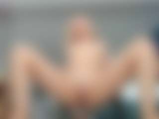 Live cam show with Nikki - White MILF on Mixed Magazine Live | united states