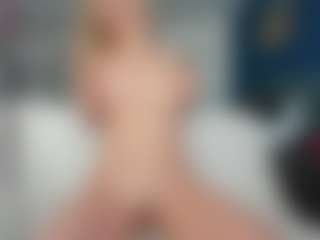 Live cam show with Nikki - Dirty on milfzrlive.com