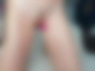 Live cam show with Nikki - Small Tits on Gym Cam Girls